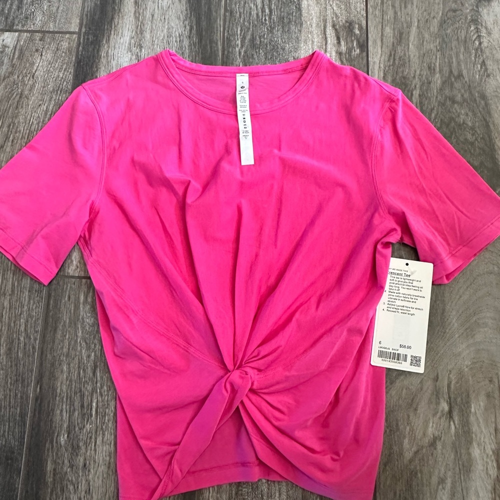 Lululemon Crescent Tee